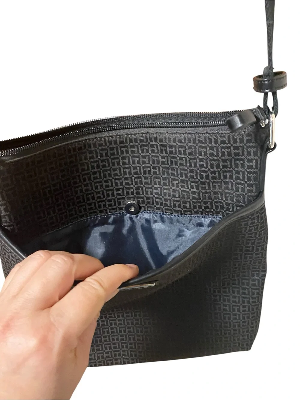 Tommy Hilfiger Black logo Crossbody Messenger Bag purse convenient for travel